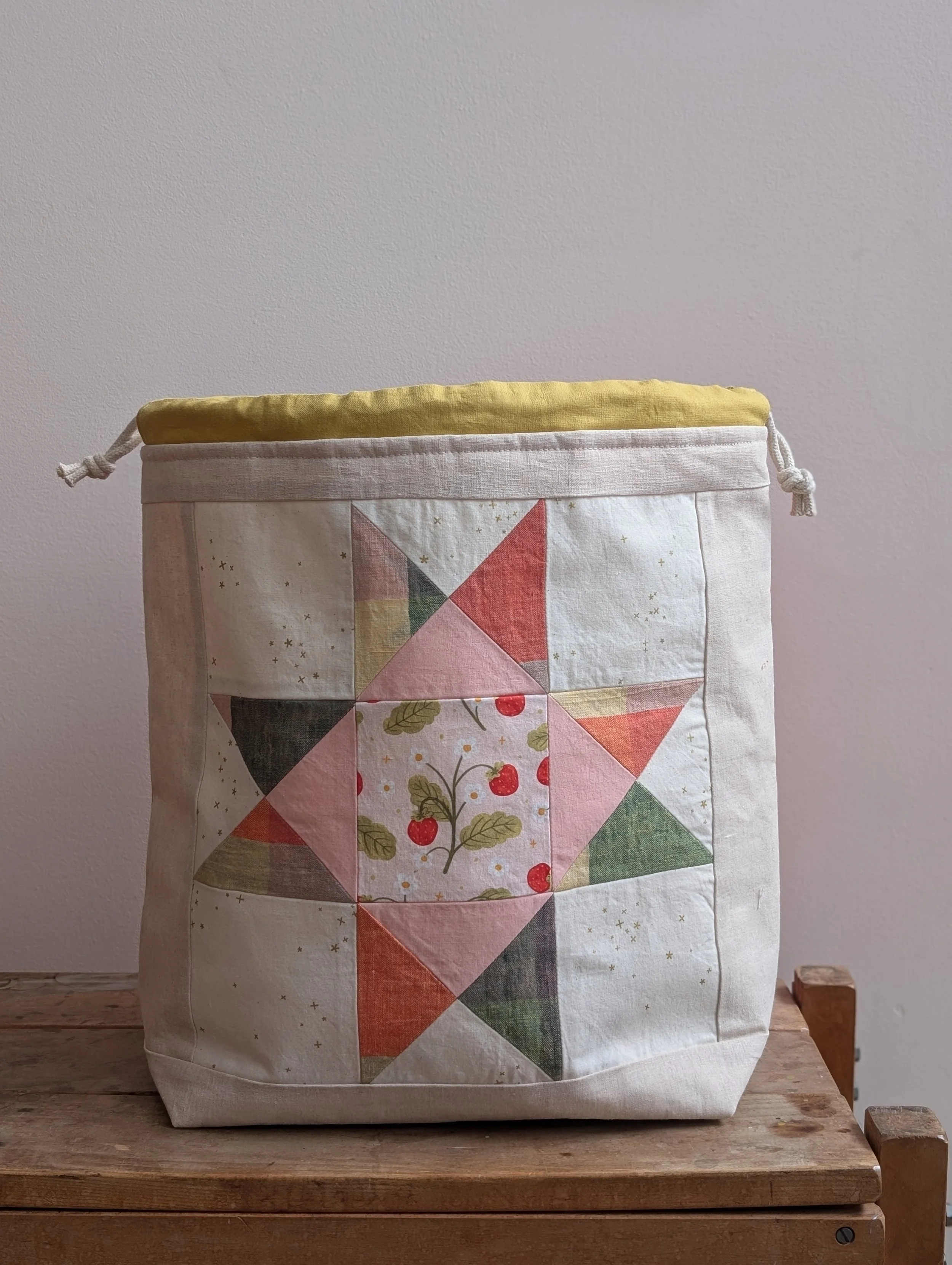 Afternoon Picnic Sweater Bag (fits 6+ skeins)