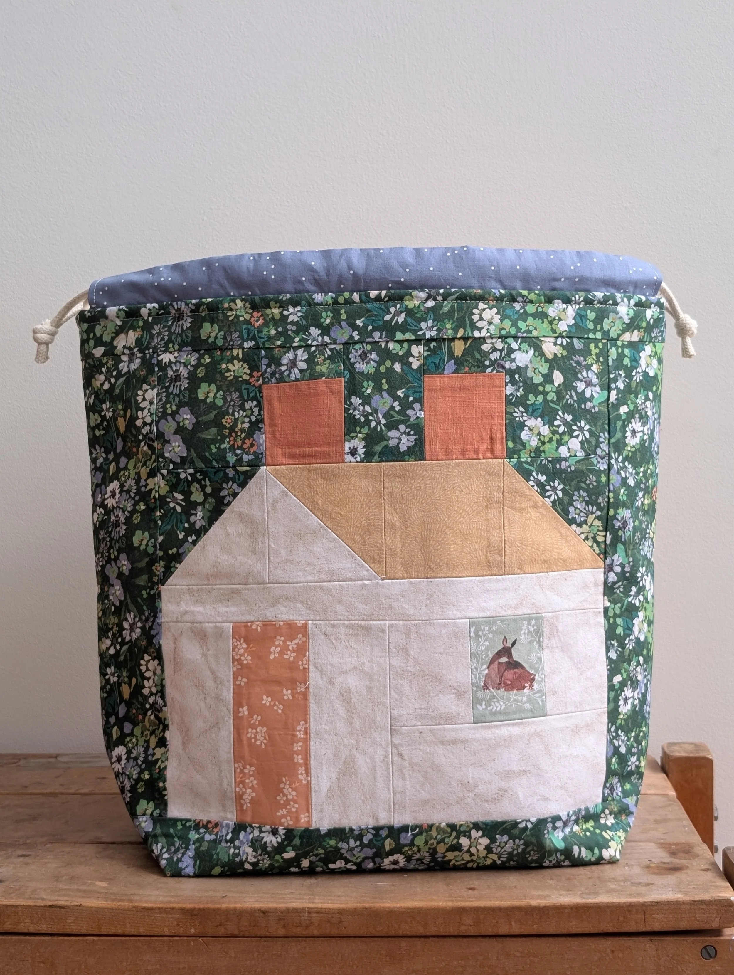 English Cottage Sweater Bag (fits 6+ skeins)