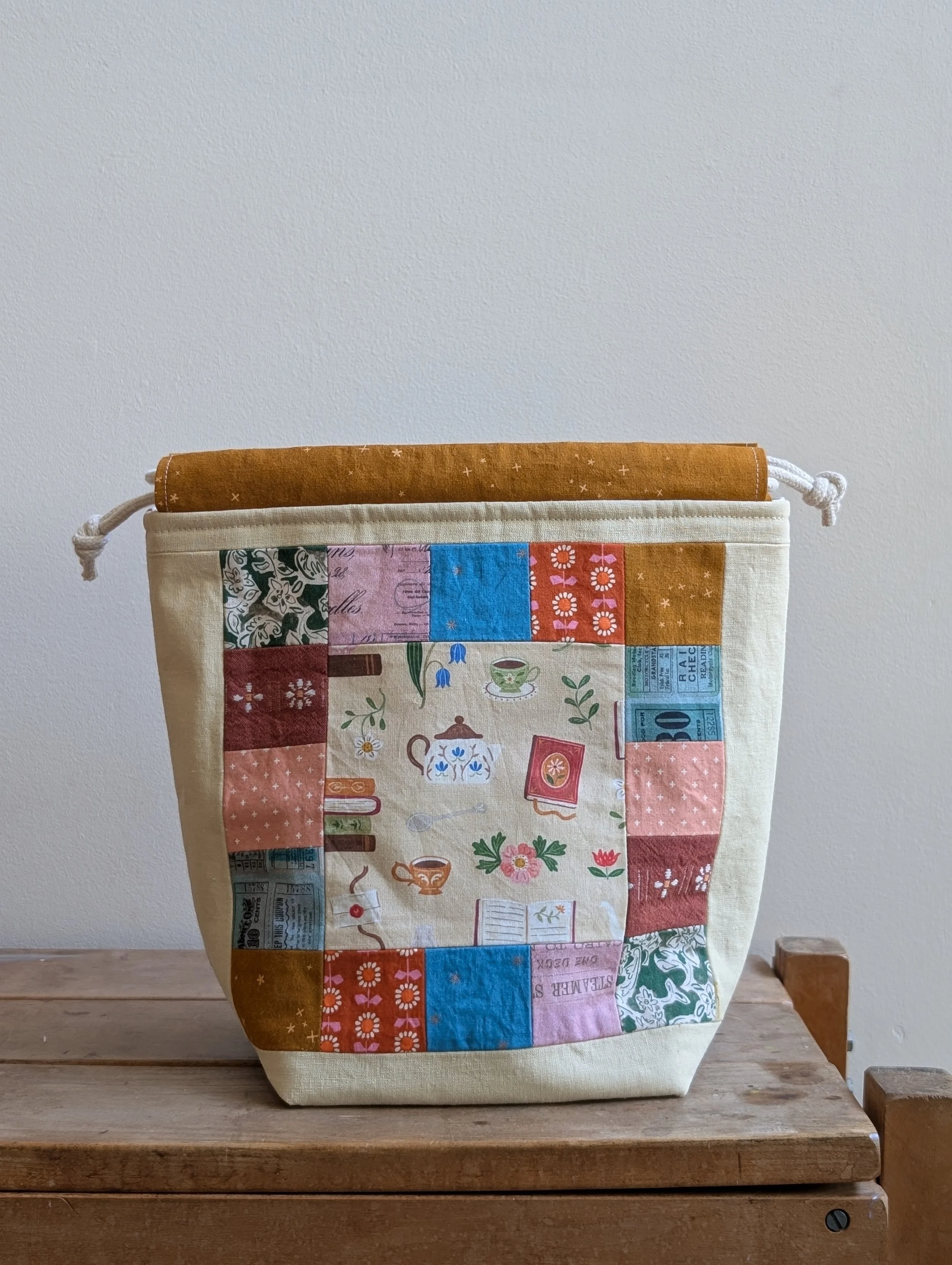 Grandma's House Small Shawl Bag (fits 2-3 skeins)