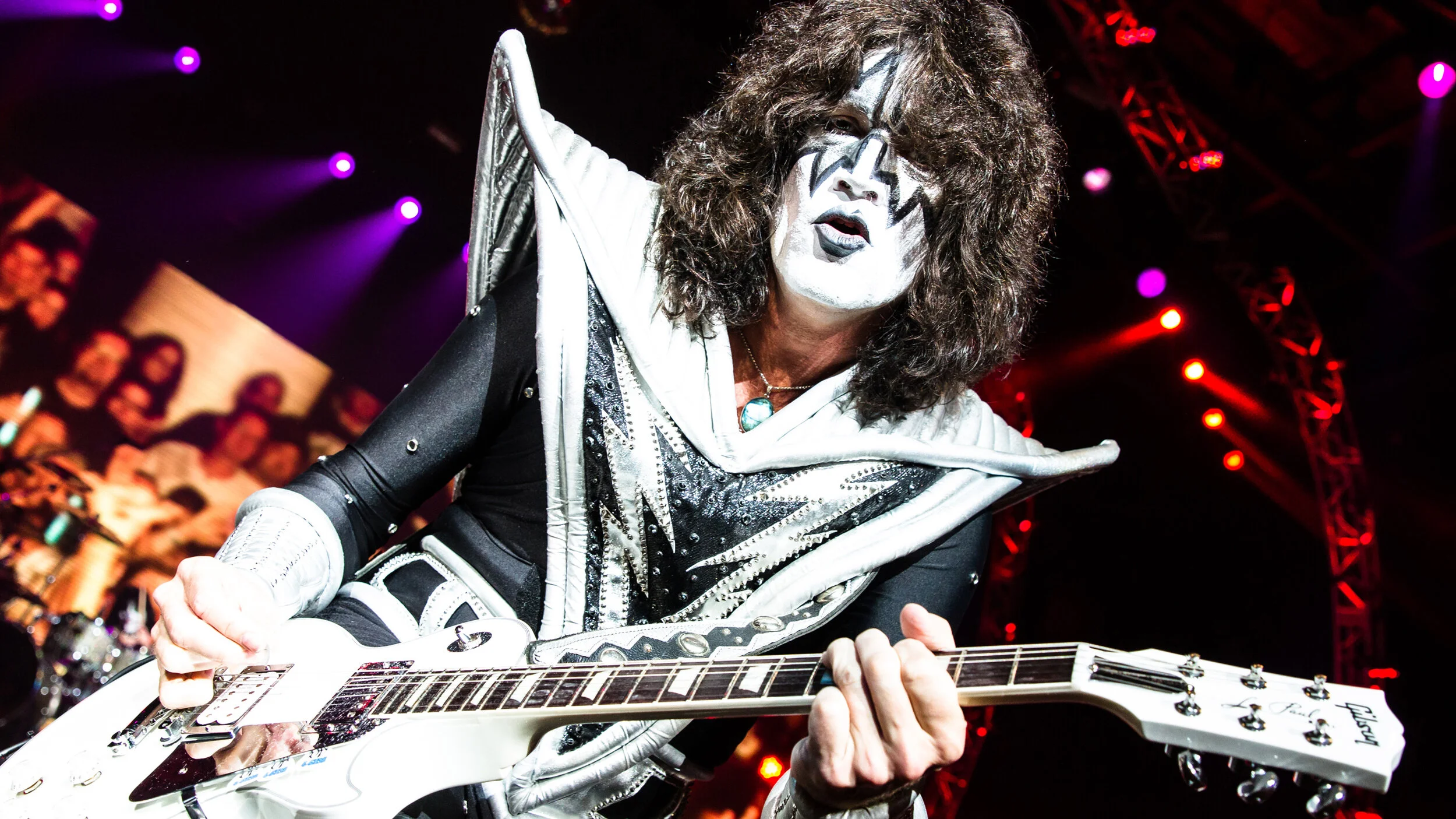 KISS6.jpg