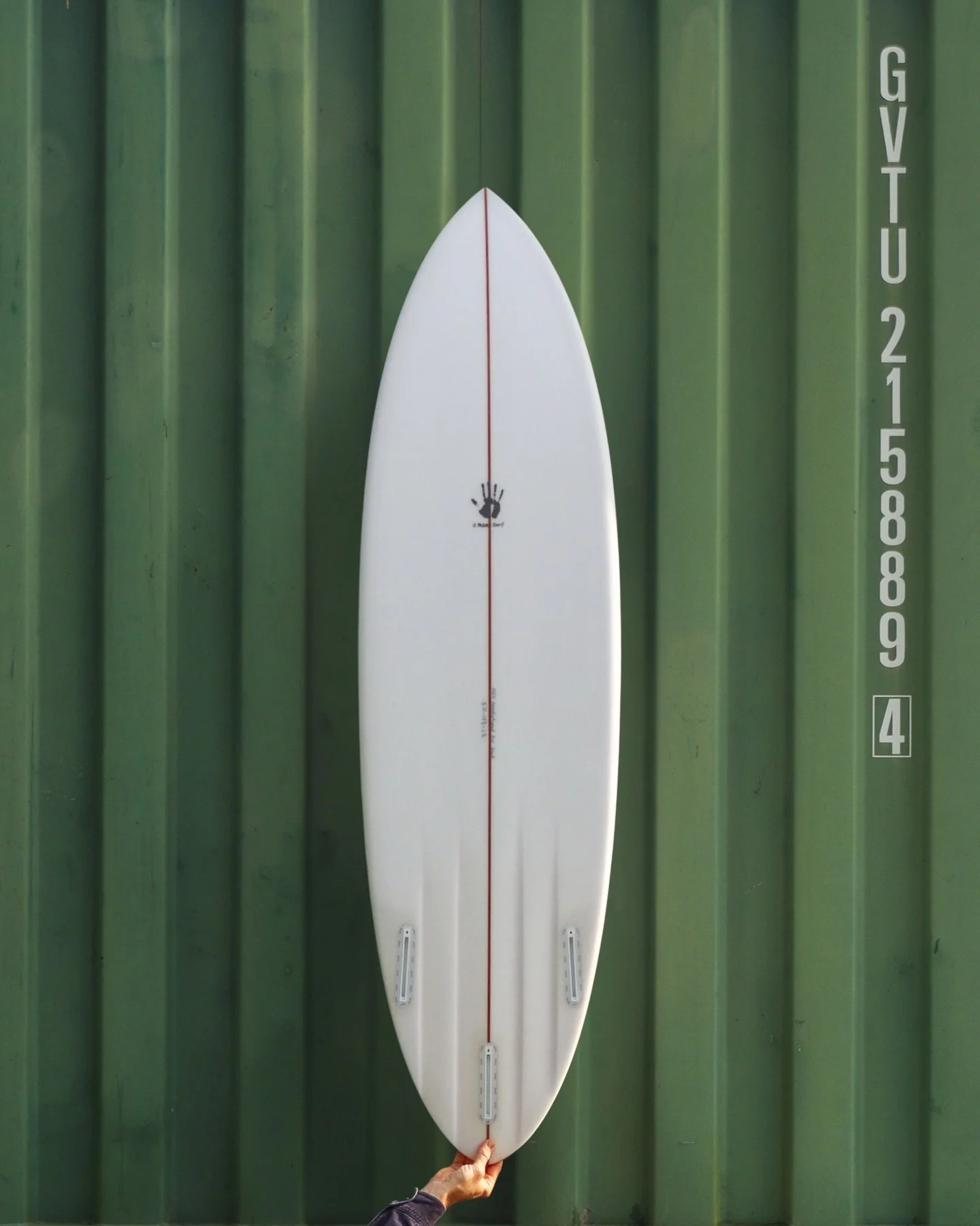 Jack was in love with his Stage 2 Twin Pin but wanted to venture back into the thruster realm for the steep, hollow waves of WA. And we threw some deep gutters in just for good measure. 
⠀⠀⠀⠀⠀⠀⠀⠀⠀
For good mate and loyal customer @vintisharro the evo