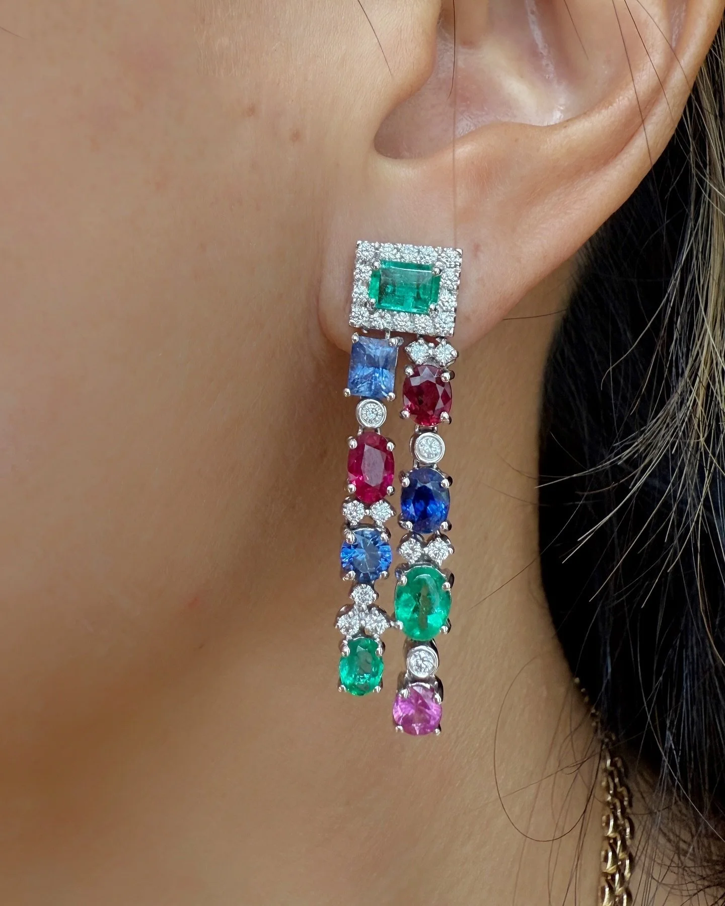 A pair of chandelier earrings fit for the upcoming  festivities ❤️💙🤍💚. You are looking at the holy grail for precious stones all combined into one pair of earrings. Love the combo of emeralds, rubies, diamonds and sapphires. 

#emerald #sapphire #