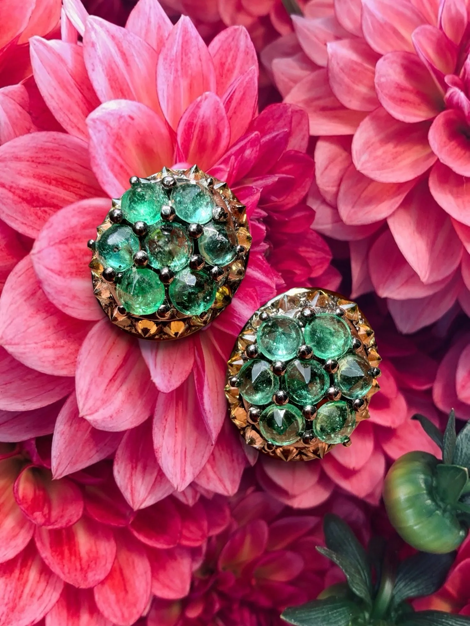 Always one of my fav earring studs - Inverse setting of this huge emerald rounds and yellow diamonds set in 18k black gold