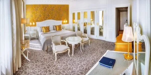 Chambre Deluxe – vue ville ou cour.JPG