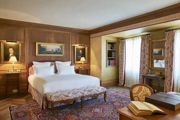 Suite 1 chambre terrasse.JPG