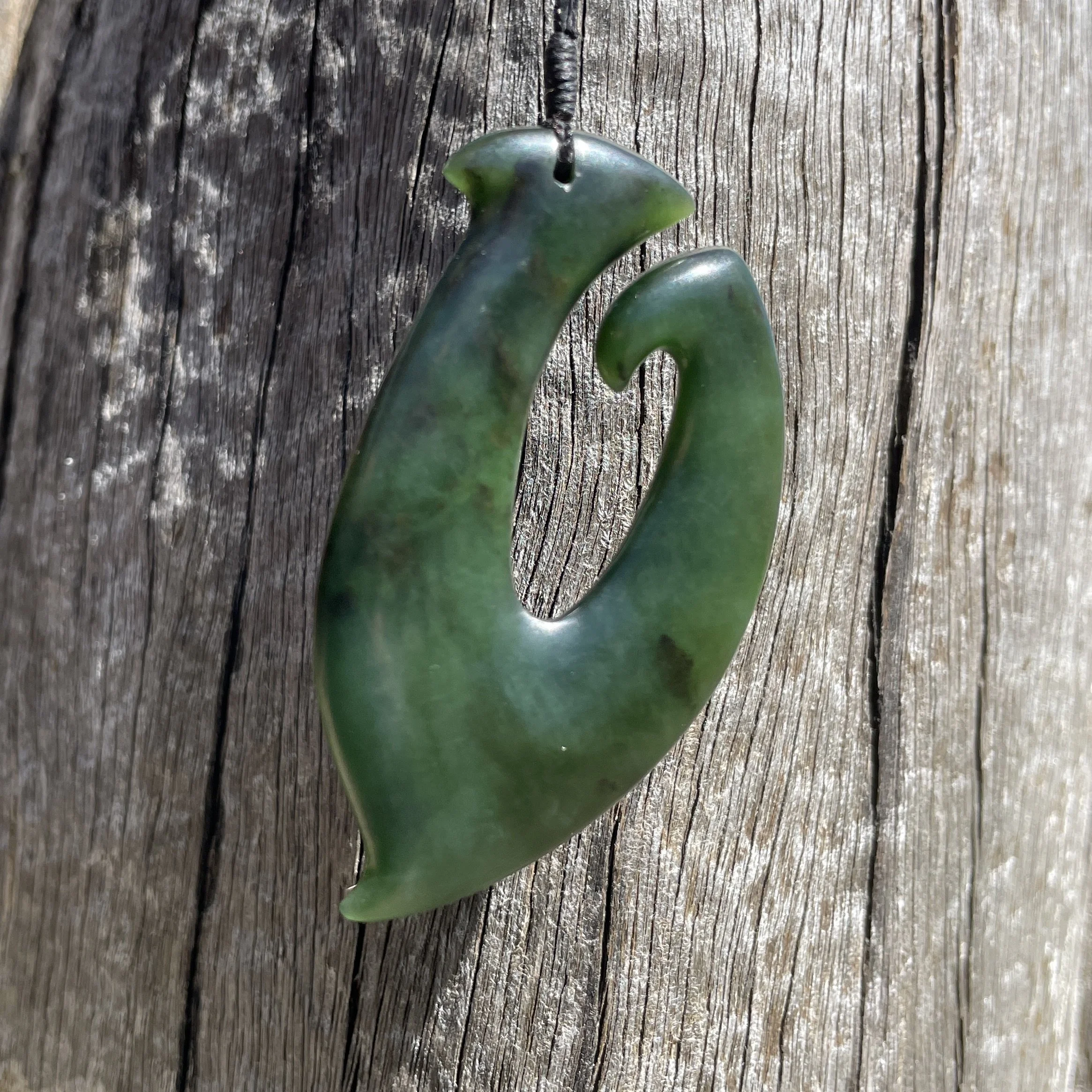 Geoff Williams, jade carver,jade fishhook, greenstone fishhook,JC3.JPG