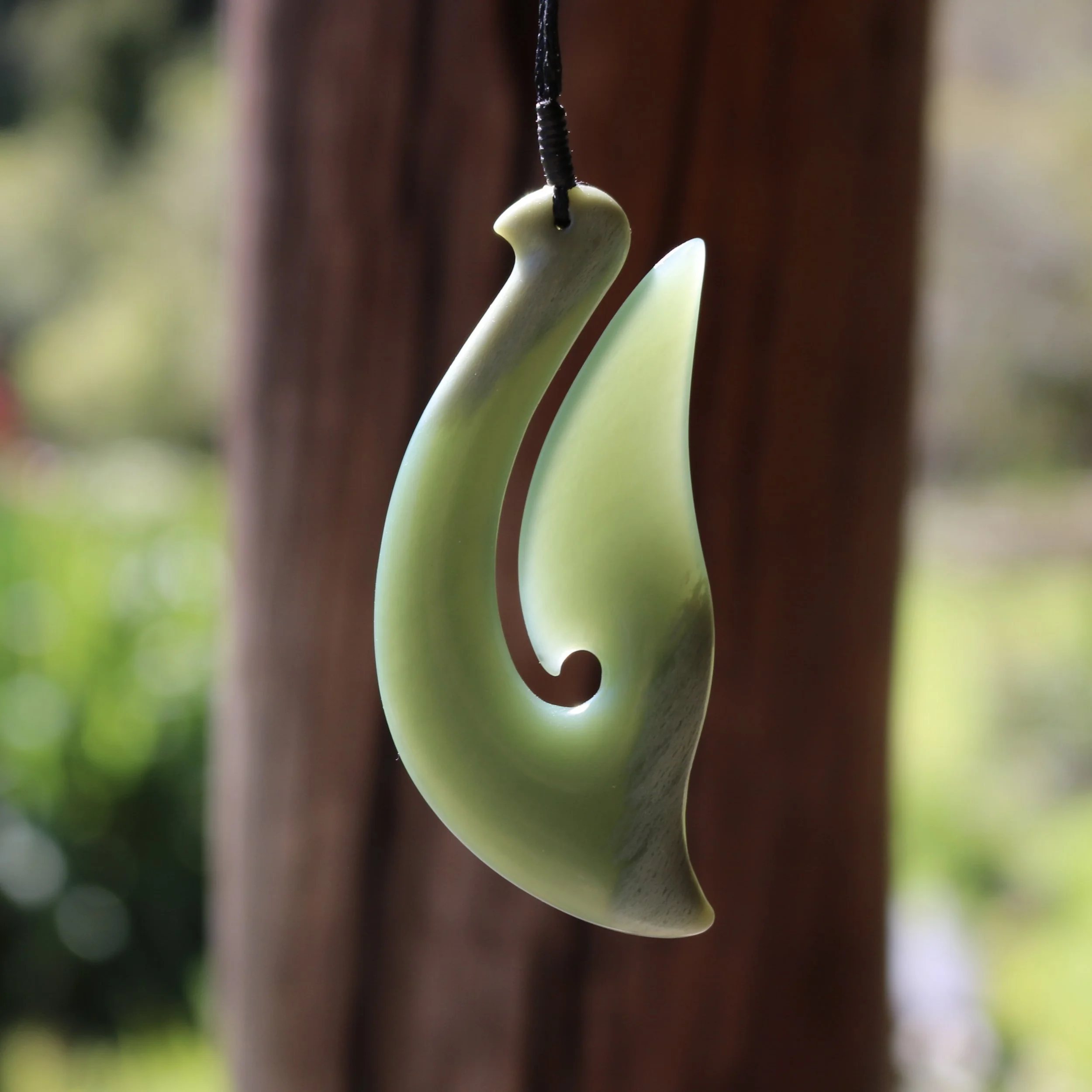 Geoff Williams, jade carver,jade fishhook, greenstone fishhook,JC2..JPG