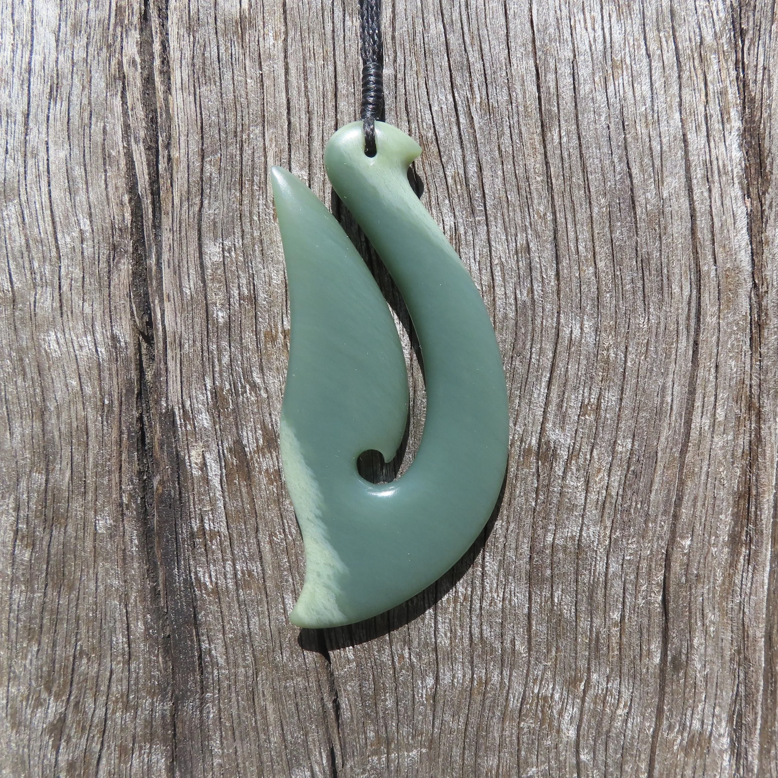 Geoff Williams, jade carver,jade fishhook, greenstone fishhook,JC2,.JPG