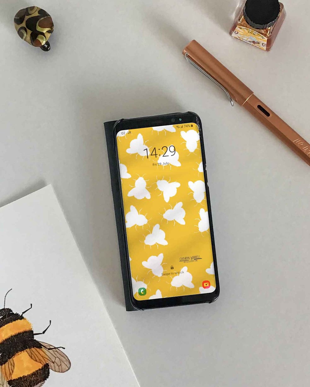 Bumble bee phone wallpaper for August — Cathryn Worrell Art & Illustration