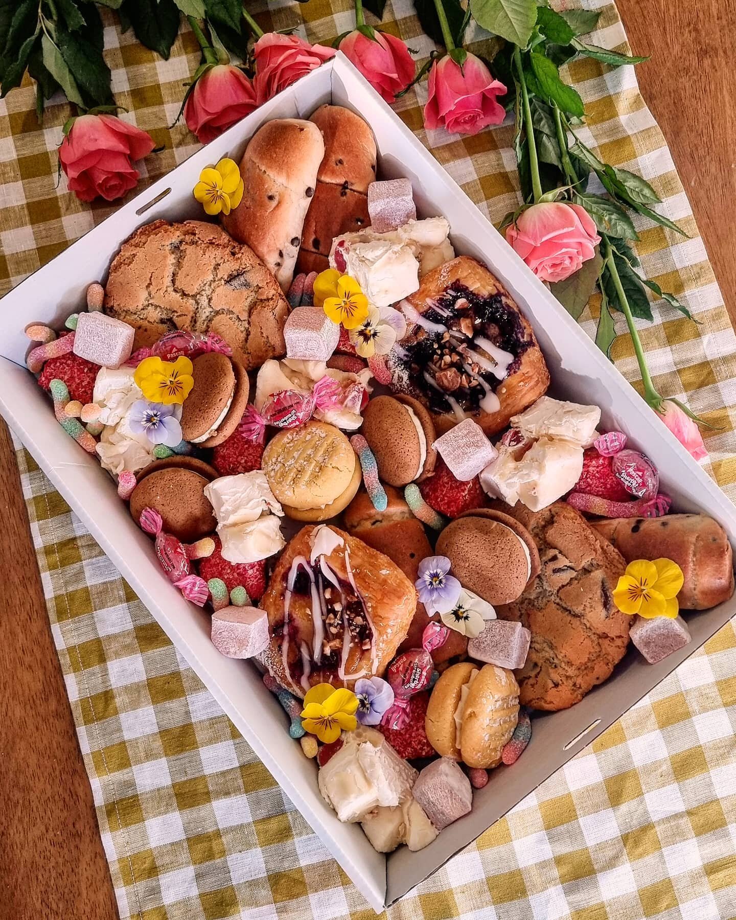 Our dessert platters contain delicious  sweets sourced from the areas of Trentham and daylesford. The Trentham bakehouse, Trentham general, Blake's in Daylesford and on the weekends some yummy snacks from Redbeard Bakery.