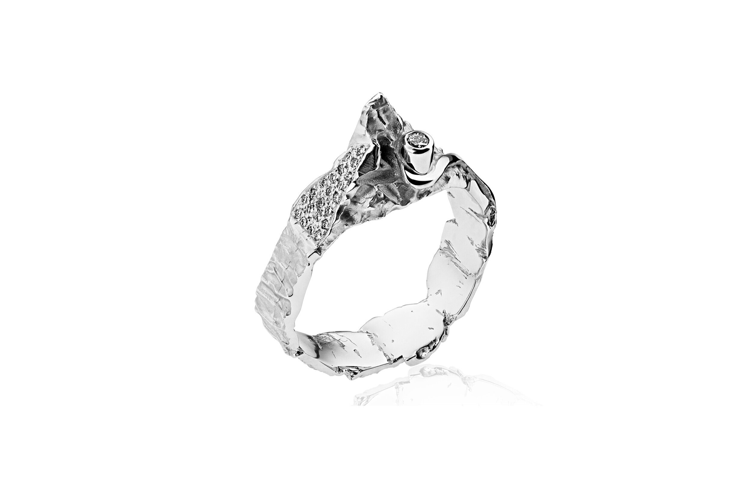 Tschiegg_Matterhorn_Ring-1-White.jpg
