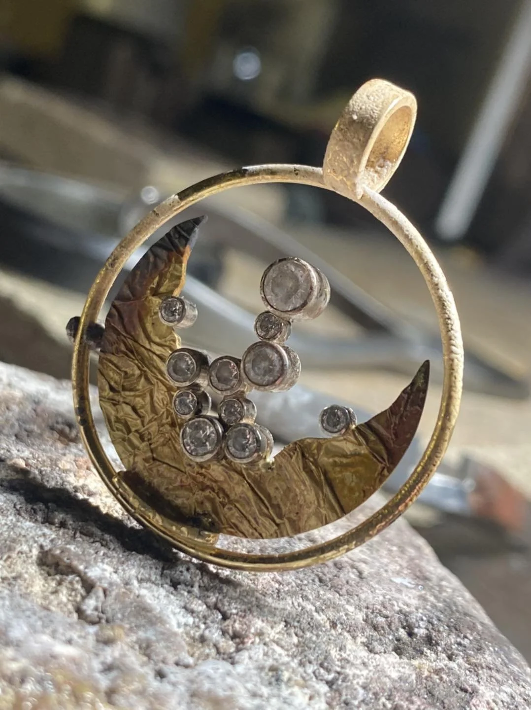 Backstage fabrication d'un pendentif