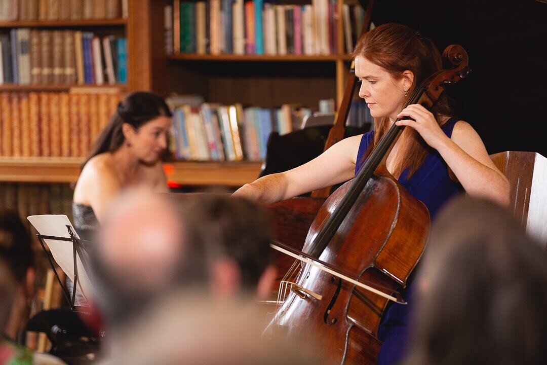 Another sweet moment at the @boynemusicfestival this year, performing with my cousin Julie-Anne Manning. 🎶

📸 @danbutlerphotography 

#boynemusicfestival #bmf #family #chambermusic #chambermusicfestival #beethoven #clarinettrio #townleyhall #droghe