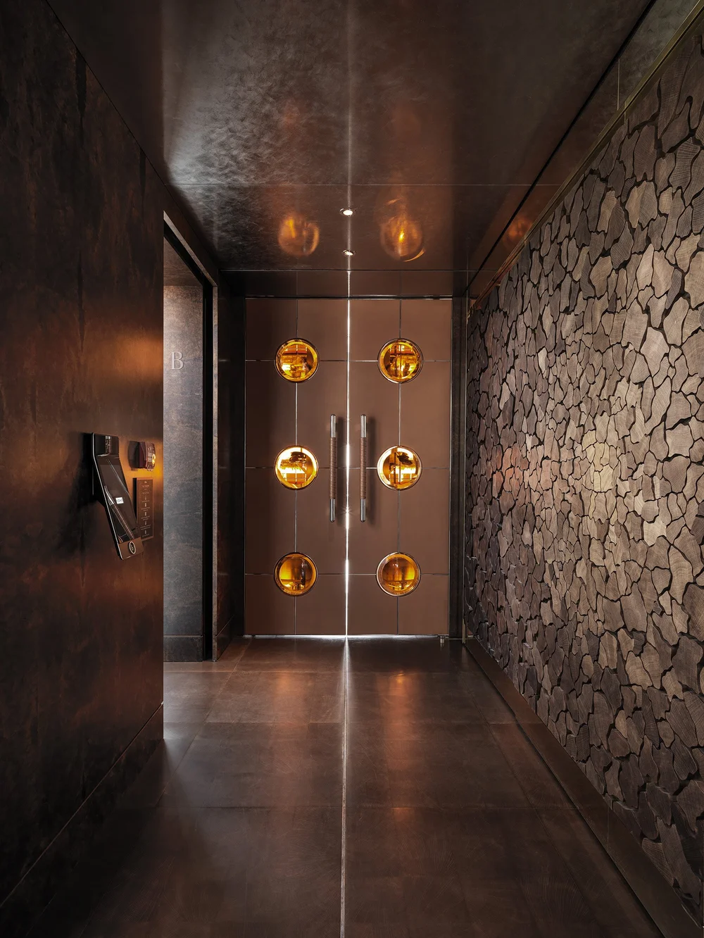 The 'Cracked Earth' Wall Panel at Emory Hotel London: A Collaboration ...