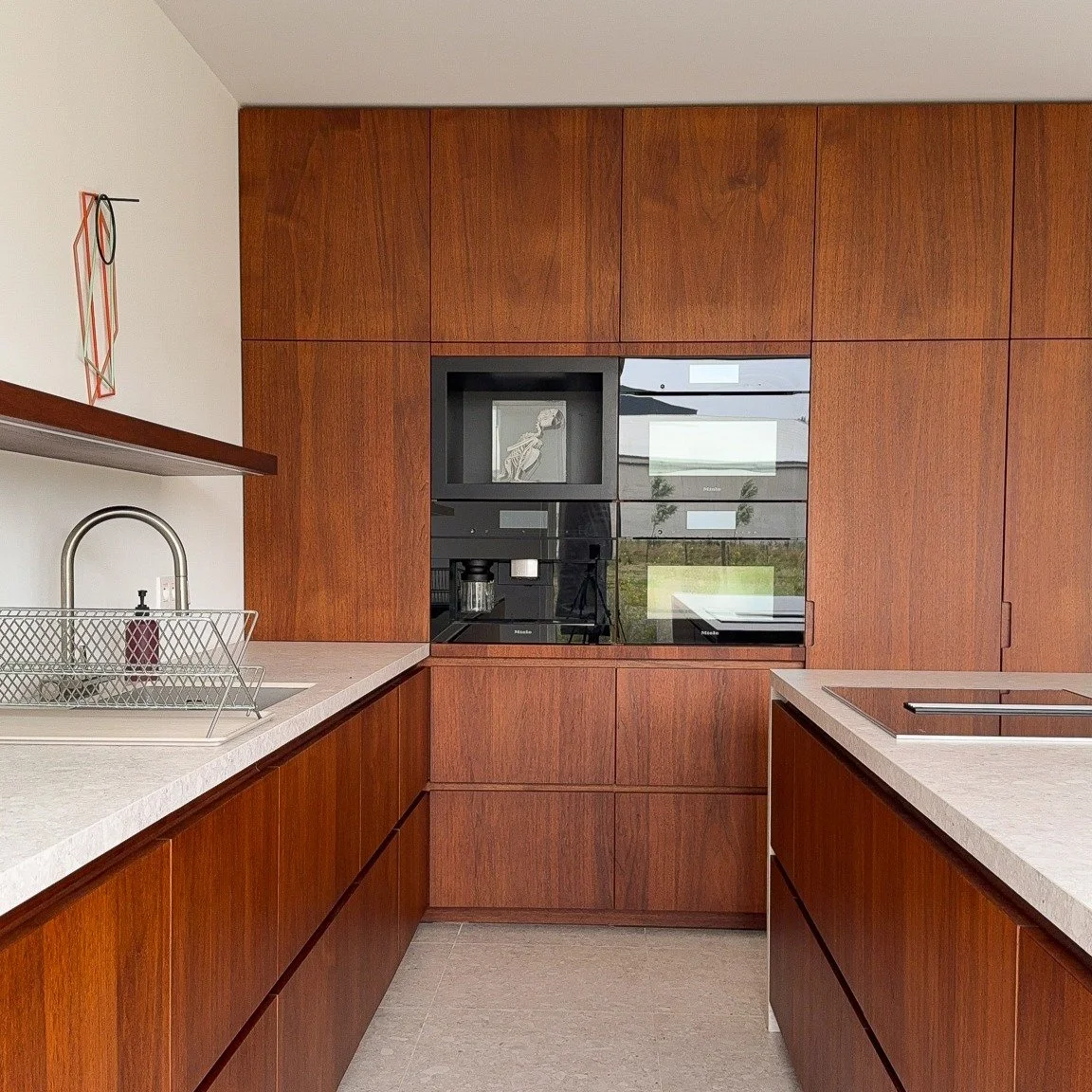 'Its all about Comfort and the Joy of life'
Verfijnd en exclusief maatwerk - perfect afgewerkt.

Maatwerk by @ainterior_interieur
Design by @gw2_architecten

Heb je binnenkort maatwerk, inbouwkasten of deuren op maat nodig ?
Ben je nog op zoek naar e