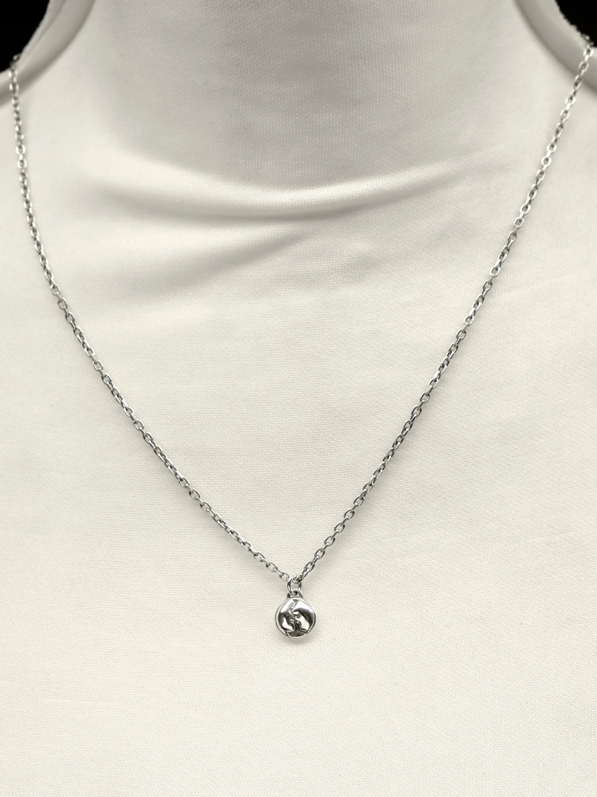 13.2 LOST SHOP IMAGE MANNEQUIN.jpg