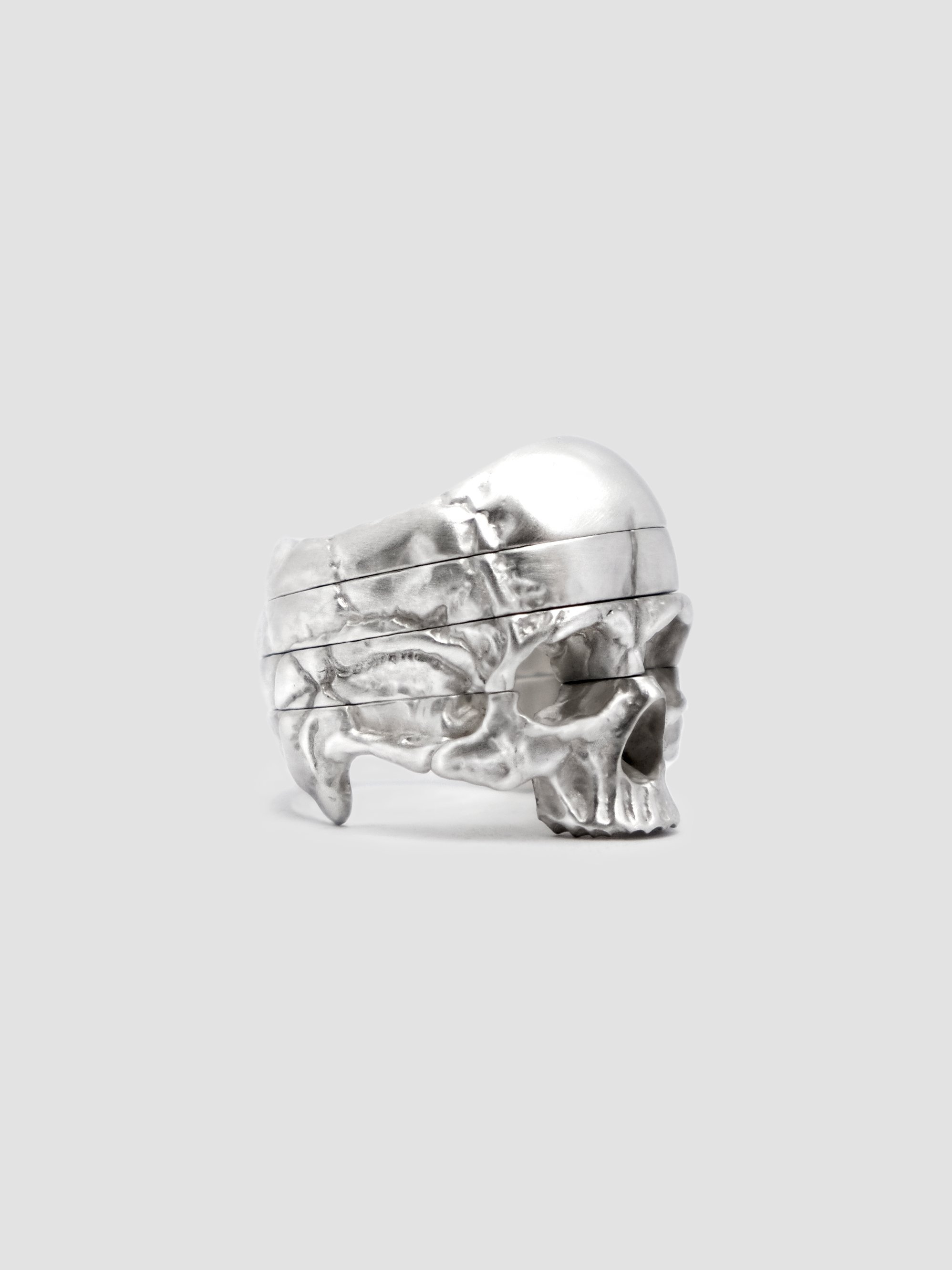 Complete stack.
Sterling silver.
Satin finish.