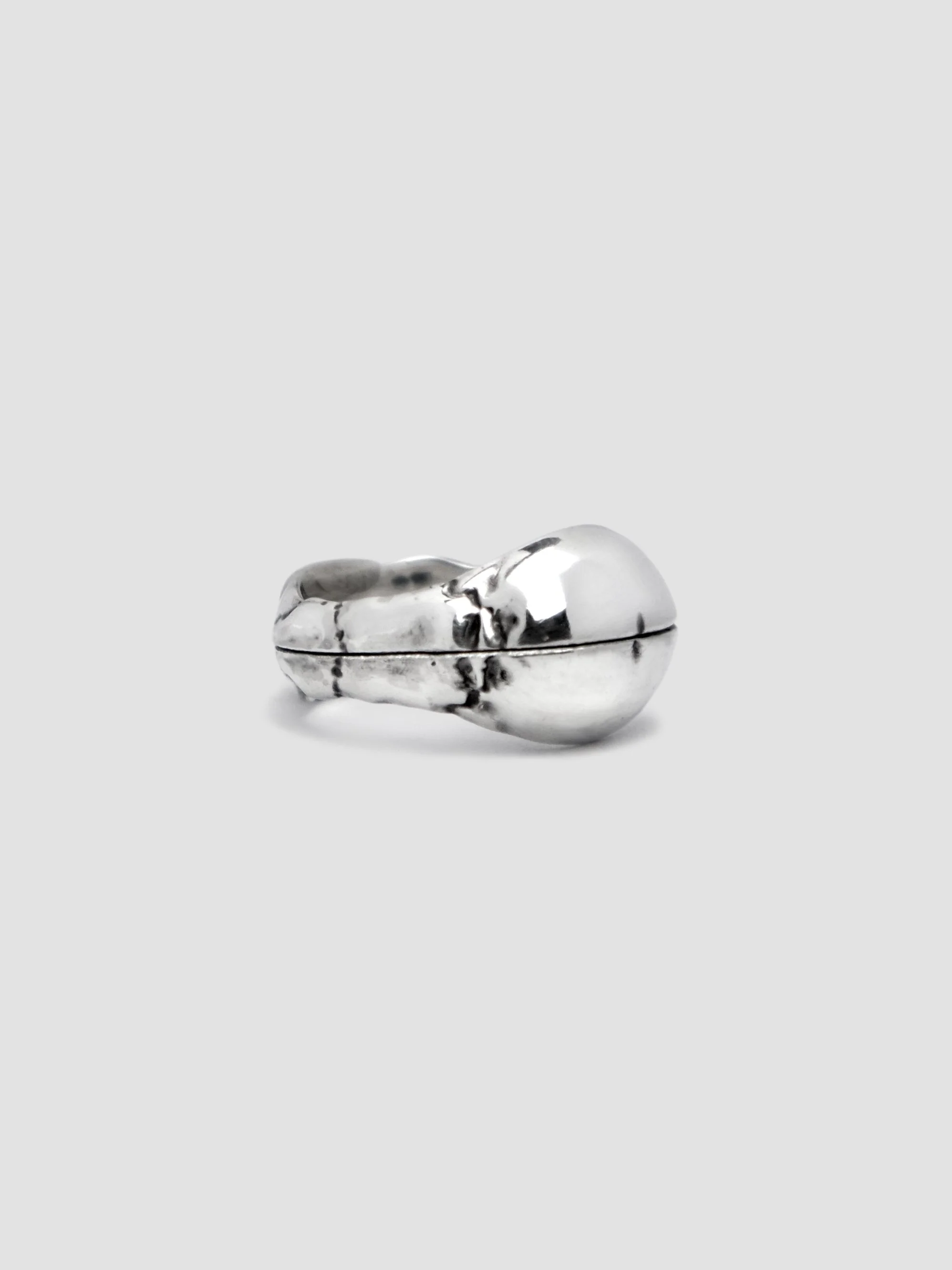 Mirrored stack in sterling silver/classic finish.