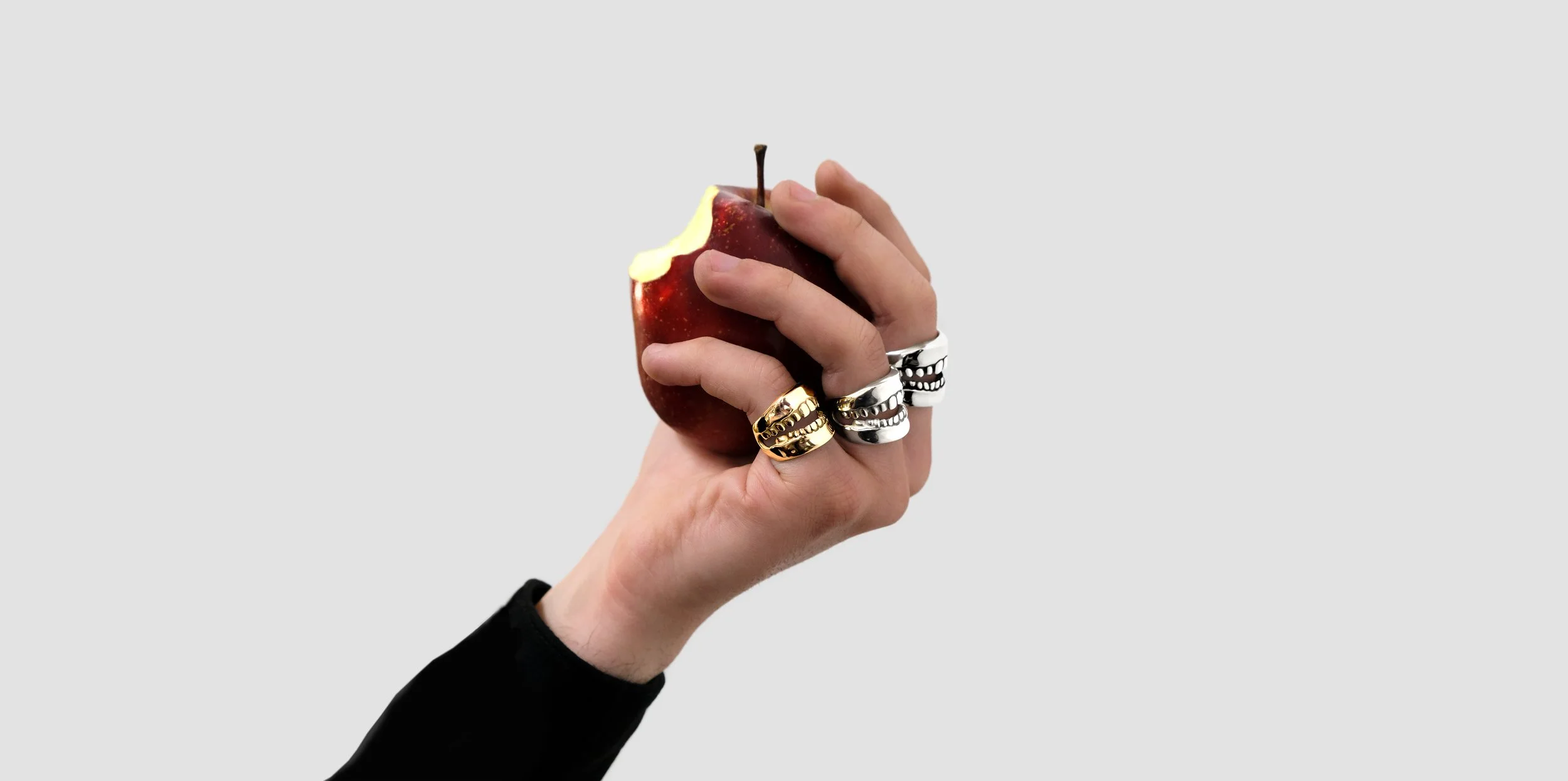 Loud Mouth by Sketchy Bones Collective. Everyone's favourite set of chompers, these teeth rings are a must have.