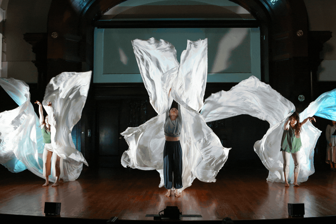 Sea Change slide show. Photos from premiere.