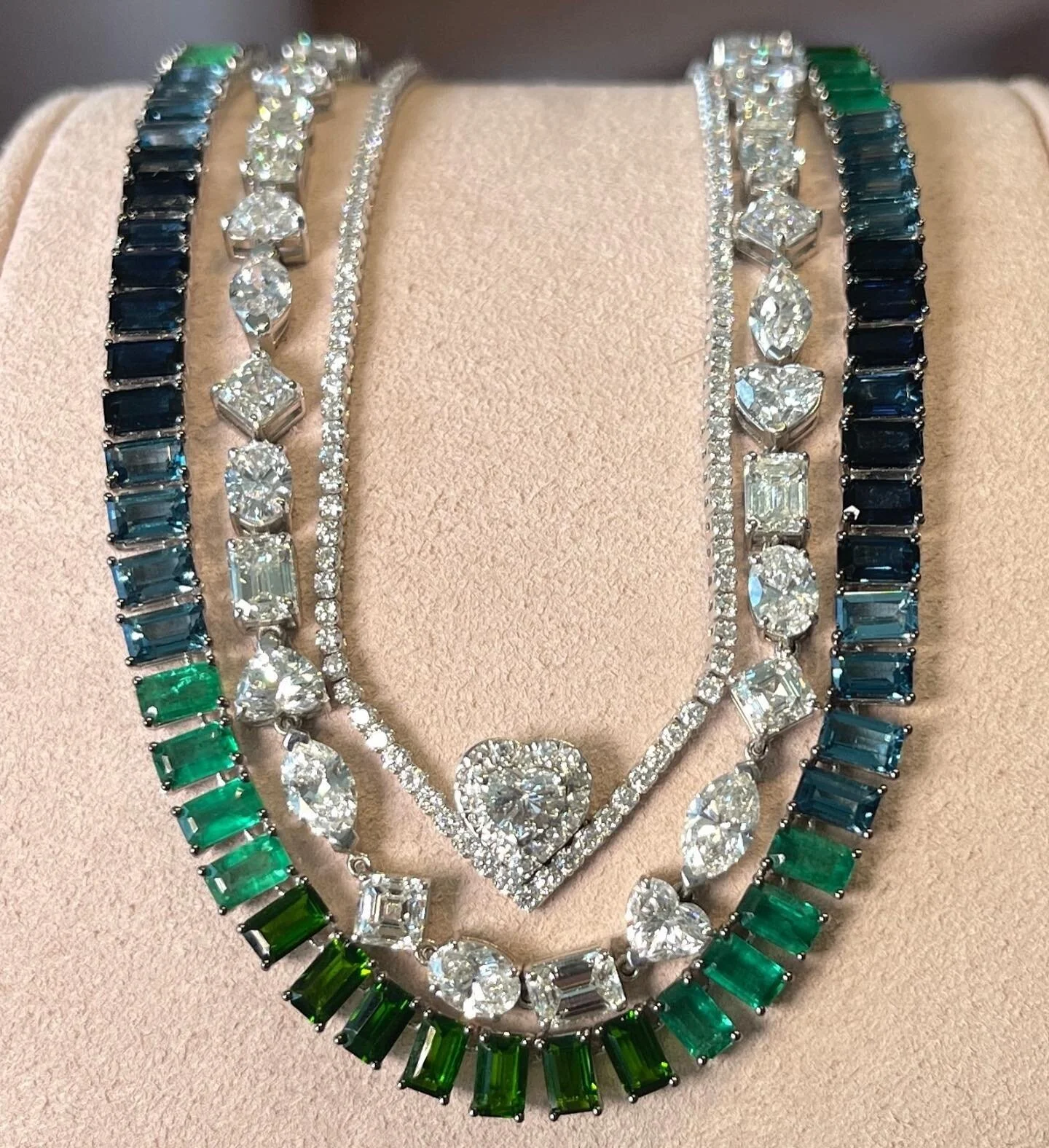 Bombastic combo deal @shayjewelry 🔥🔥🔥 #jewelleryatelier#jewellery#couture#emerald#diamond#necklace#diamondchoker#stacking#necklace#farfetch#farfetchbtq#limassol#conceptstore#mykonos#openingsoon#2023