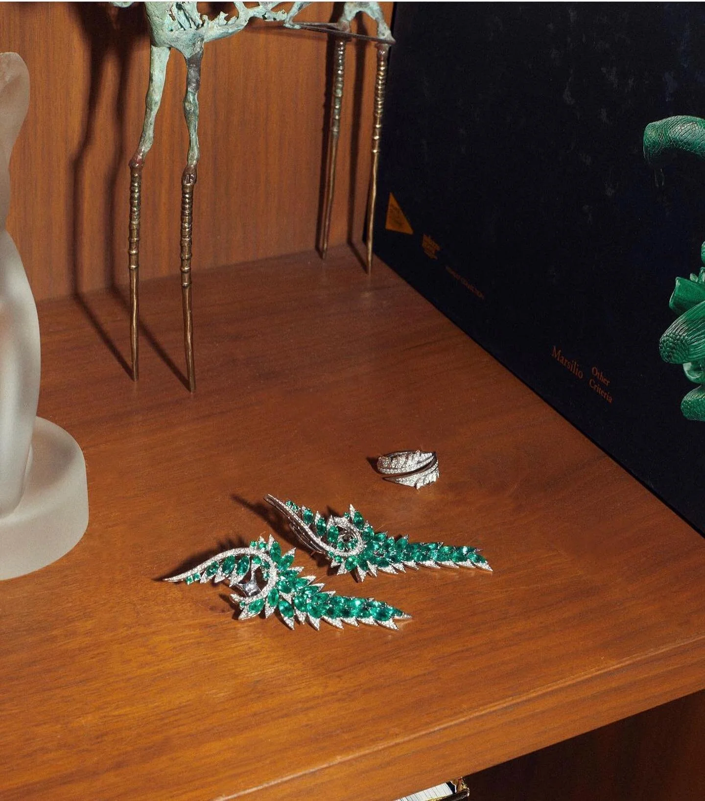 Magnipheasant Iconic emerald and diamond earrings to kick start your Summer 2023 by @stephenwebsterjewellery Couture jewellery at its finest 💯#jewelleryatelier#jewellery#emerald#ethicalbrand#ethicalluxury#diamondearrings#couturejewelry#limassol#four