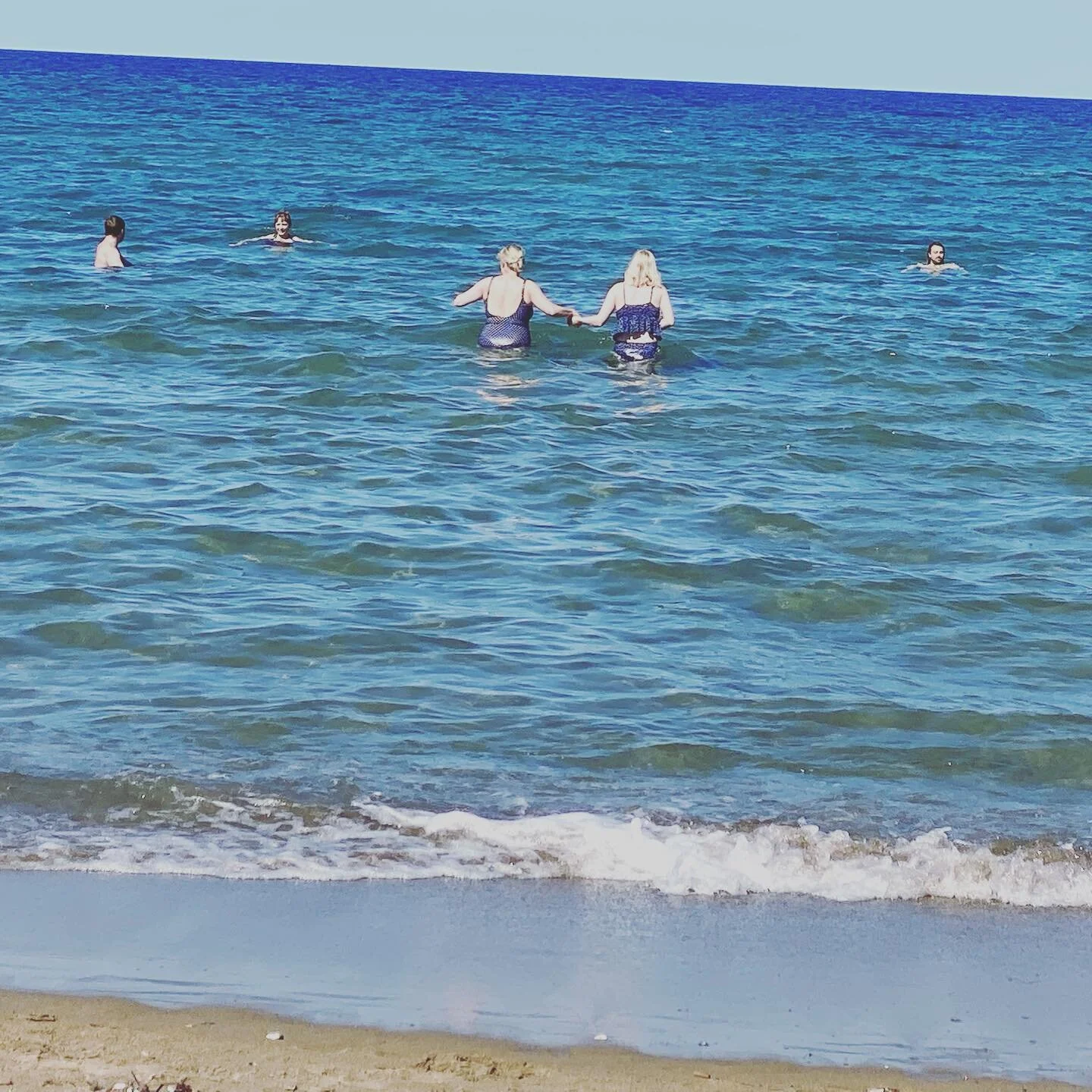 Tuscany 2022
You were worth the wait!
.
Finally we were able to celebrate my parents 60th birthdays in style (just a few years later the planned 😂) @pgalesingapore @victoriagale1234 
Thanks for an incredible holiday
.
I LOVE family. It was so good t