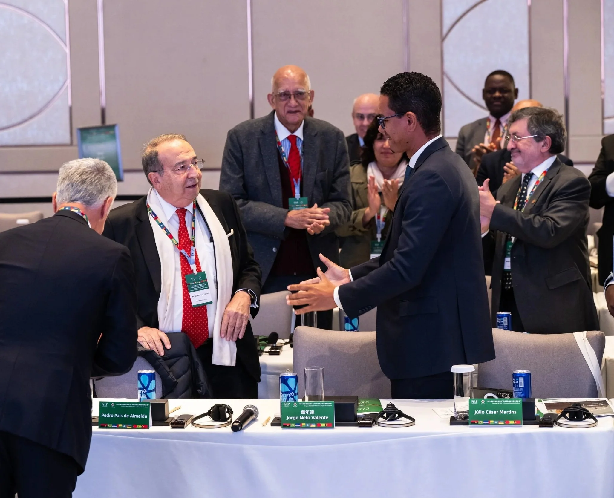 FALP distingue Dr. Jorge Neto Valente e Dr. Rui Cunha na Assembleia Geral realizada em Macau