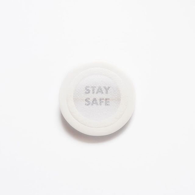 ANTIVIRUS &bull; Social distancing pin &bull; This piece tries to reflect the pandemic effect on social relations. Characterised by a sterilised environment, social contact is marked by a minimum safe distance as well as a protective mask that hides 