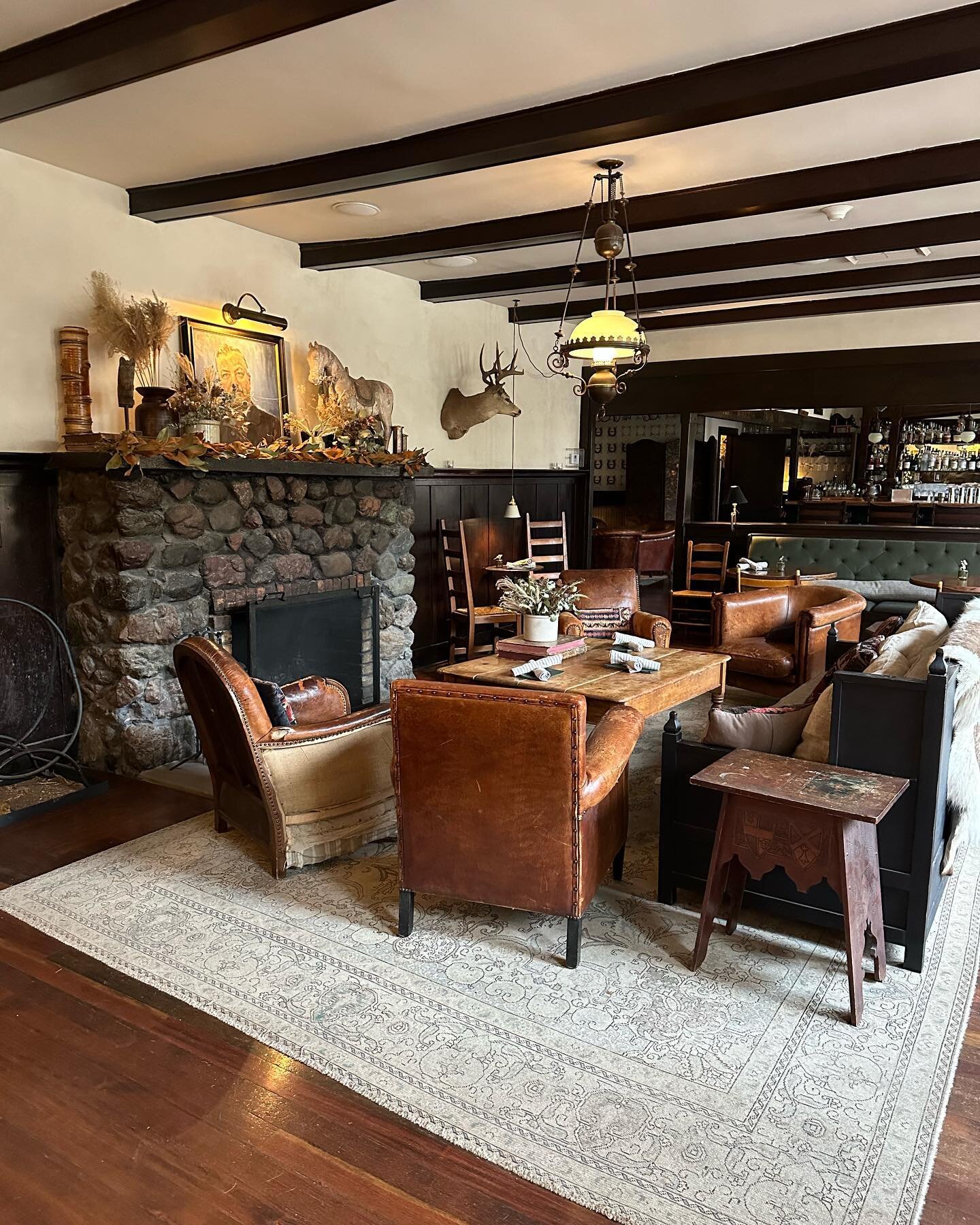 Made a quick holiday trip to stay at @matteistavernauberge in Los Olivos with my mom. Alice used to live here years ago and Mattei&rsquo;s was where we&rsquo;d meet for dinner with our boots still on. Glad to see they&rsquo;ve kept the cowboy vibe ev