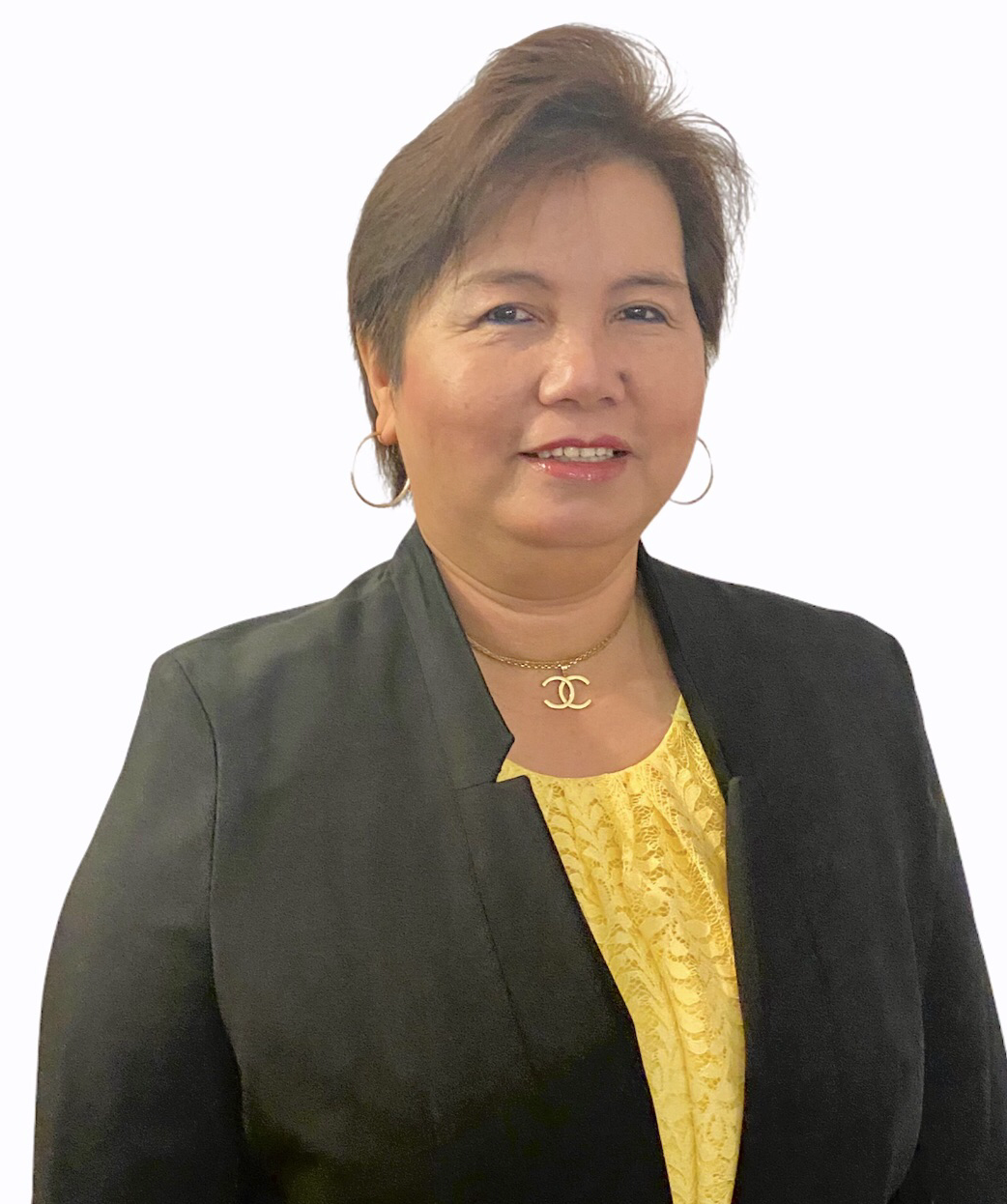 Elna Go Headshot.png