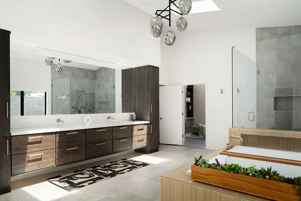 The #bossbabe bathroom.
Getting to know her, we found her days were demanding. The intention of her morning space was to be clean, minimal, and open to allow for all her creative thoughts to flood through her mind, and not be distracted with too much