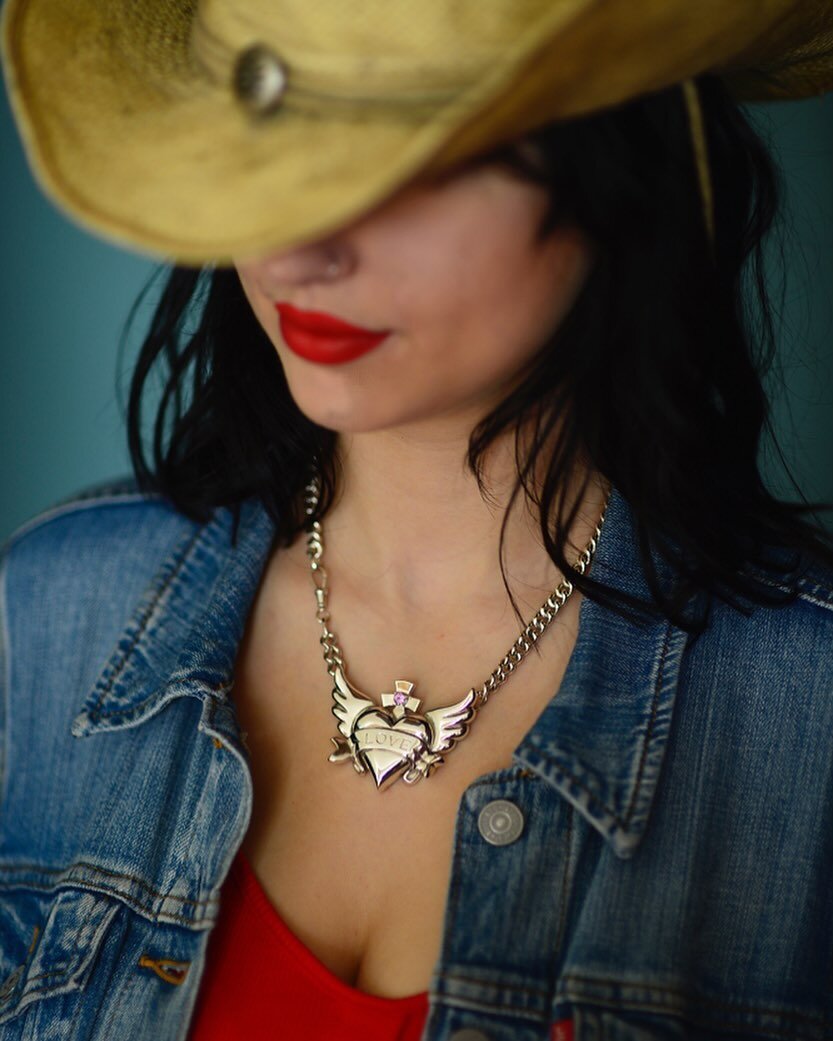 For all the Cowgirls with a spirit of adventure. 

#cowgirl #cowgirlstyle #cowboy #handmade #silver #sapphire #vintagetattoo #tattoos #sailorjerry #bertgrimm #texasholdem #westernstyle