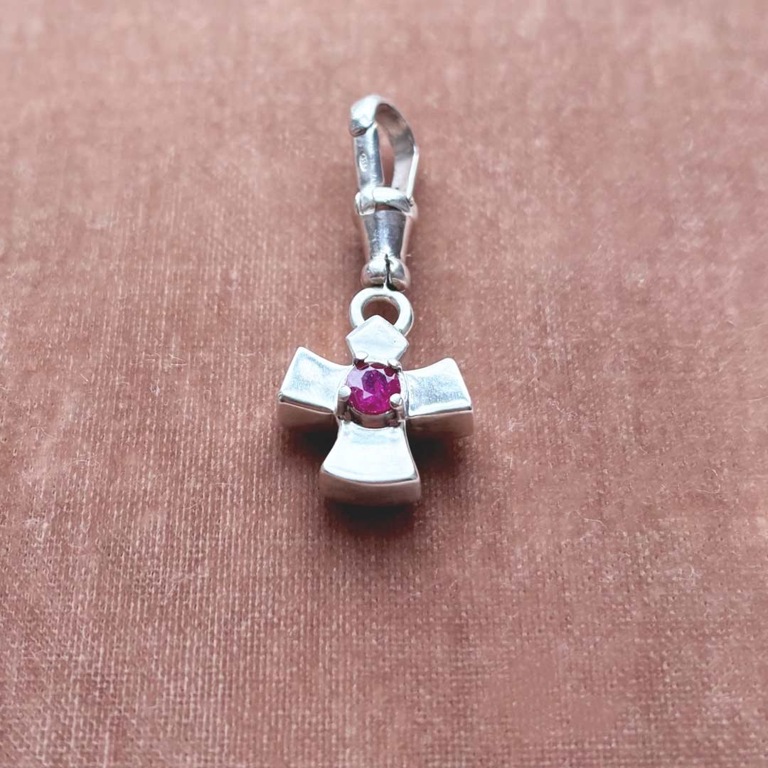 Love-charm-set-with-ruby.jpg
