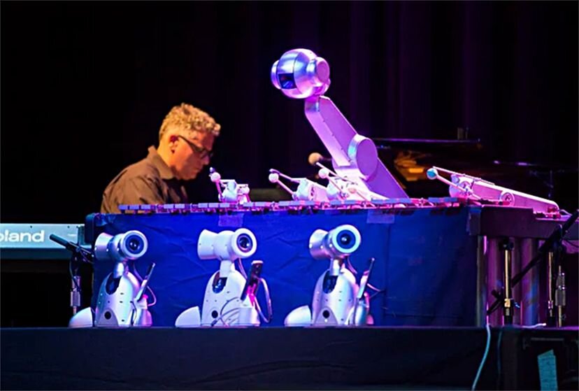  robot cantante de ocho brazos y otras máquinas capaces de hacer música