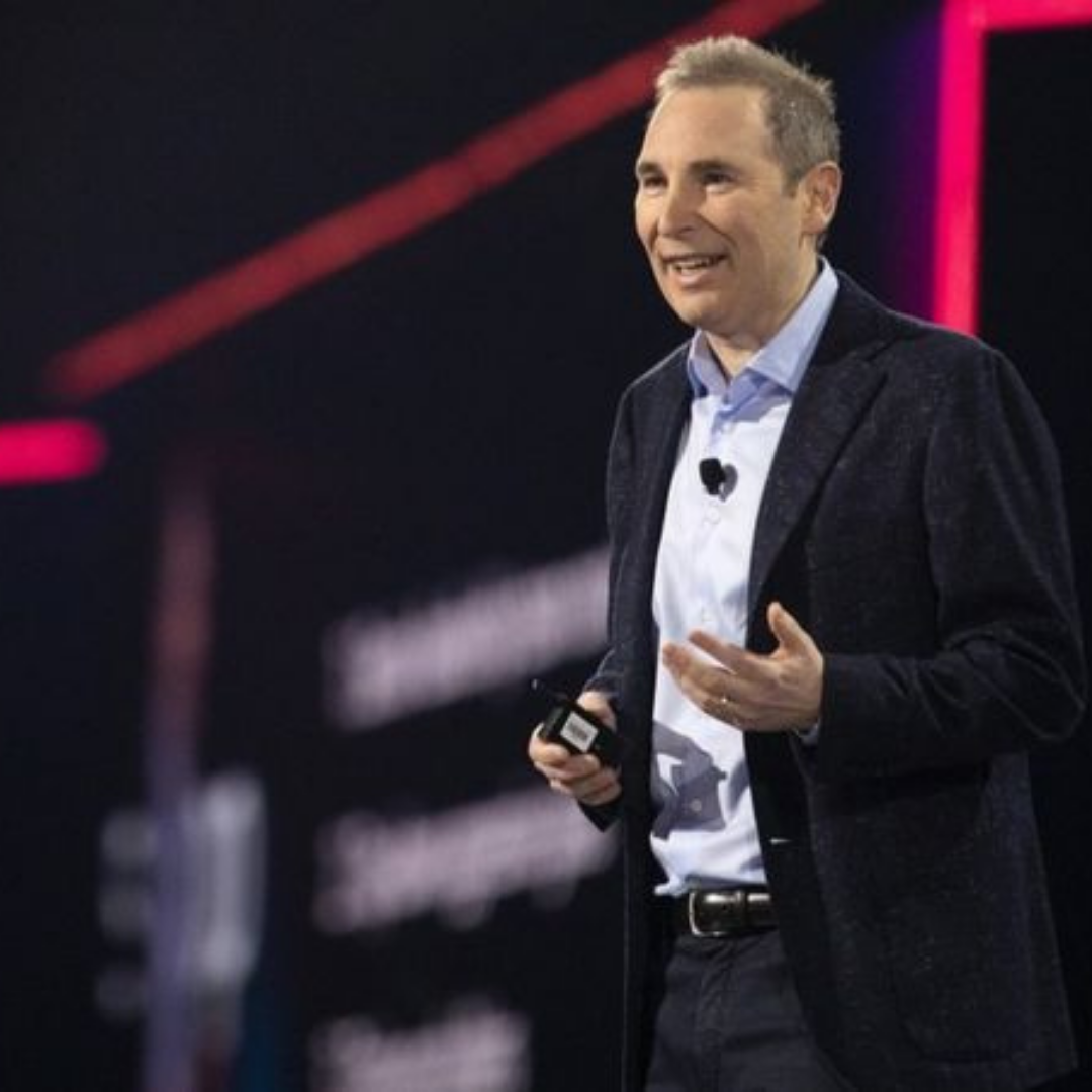 Quién es Andy Jassy, el neoyorkino de bajo perfil que reemplaza a Jeff Bezos como director ejecutivo de Amazon 