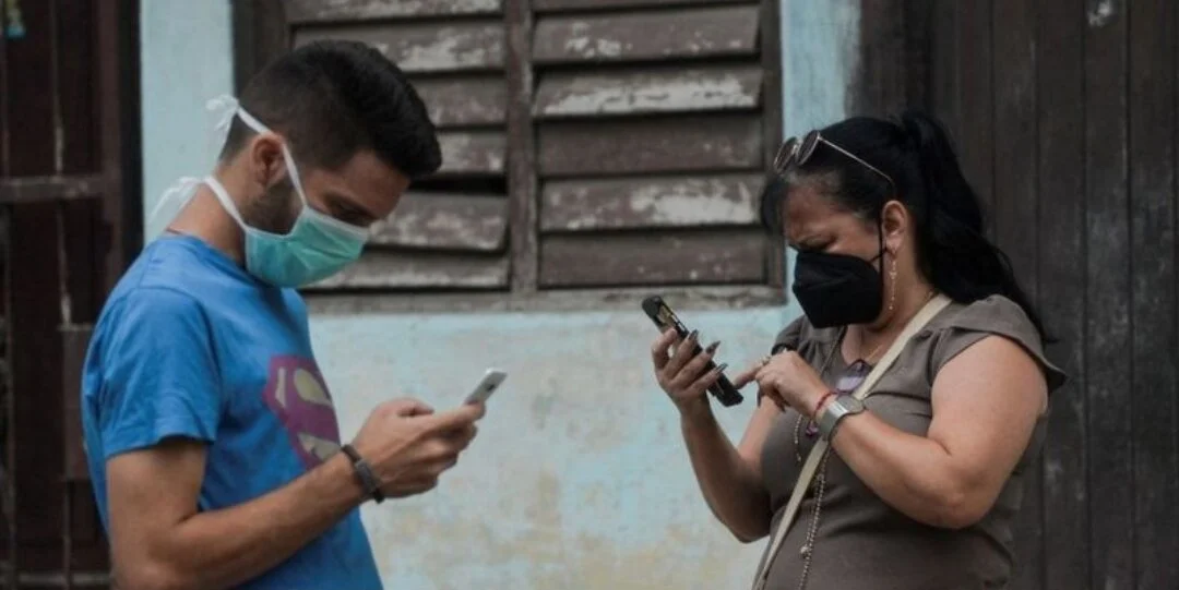 ¿Cómo funciona realmente la internet en Cuba y hasta qué punto puede EE.UU. "restaurar" la conexión?