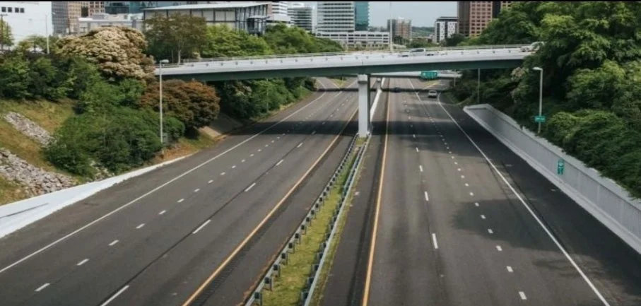 Expertos proponen implementar vías exclusivas para coches autónomos en autopistas