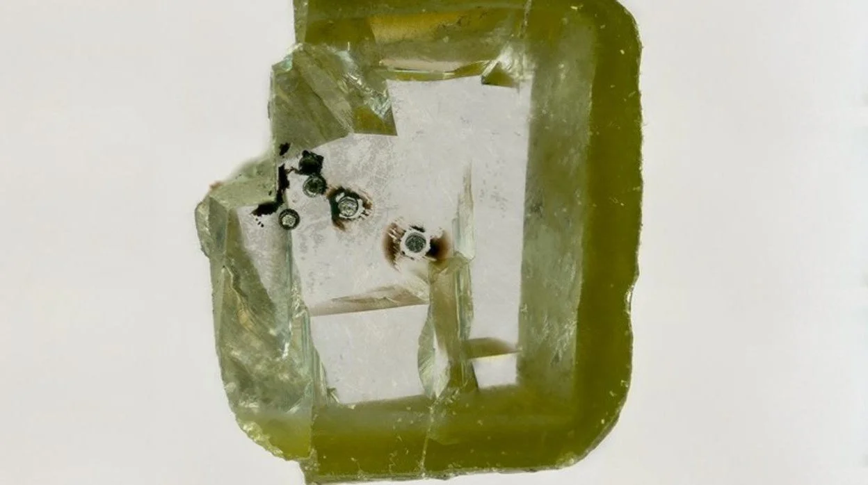 Científicos encuentran un mineral nunca antes visto atrapado en un diamante