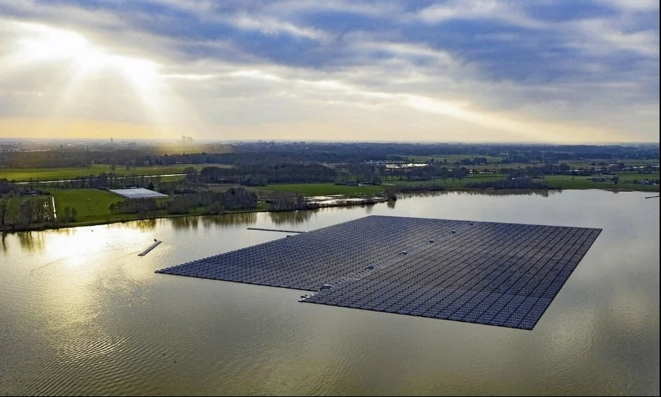 Portugal tomó la delantera en la energía solar flotante con su “isla solar” en medio de un pantano