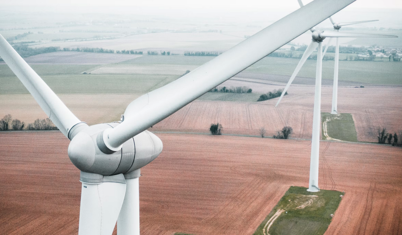 Las Renovables en España producen el 40 % de la energía. Sin embargo, esto no se traduce en resolver la crisis