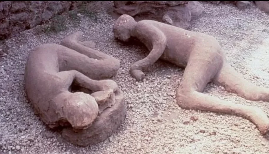 Los fascinantes "secretos genéticos" hallados en dos cuerpos preservados de la erupción de Pompeya