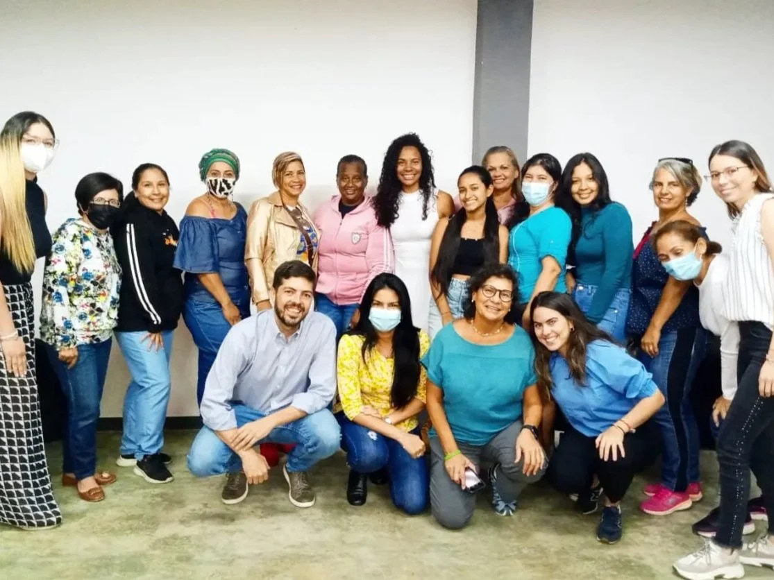 Primera cohorte de mujeres emprendedoras de Impulsa T en el Municipio Sucre, Petare, Venezuela. 