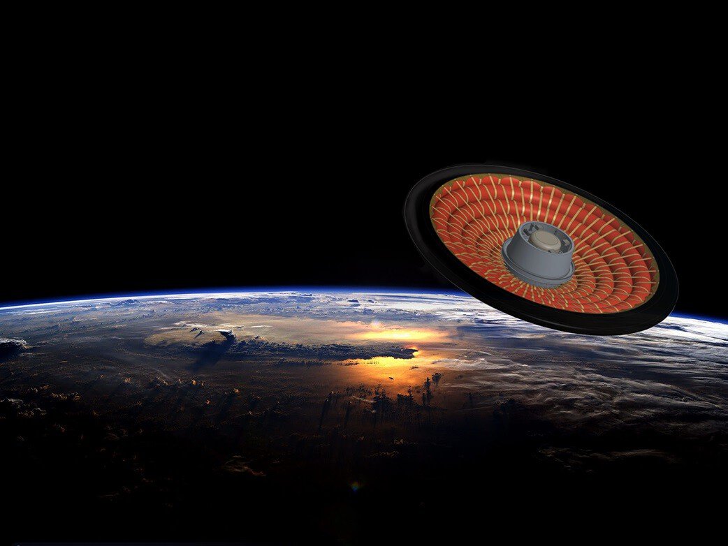  Nunca dudaremos de la NASA, pero si nos preguntamos ¿Para que lanzó al espacio un platillo inflable?
