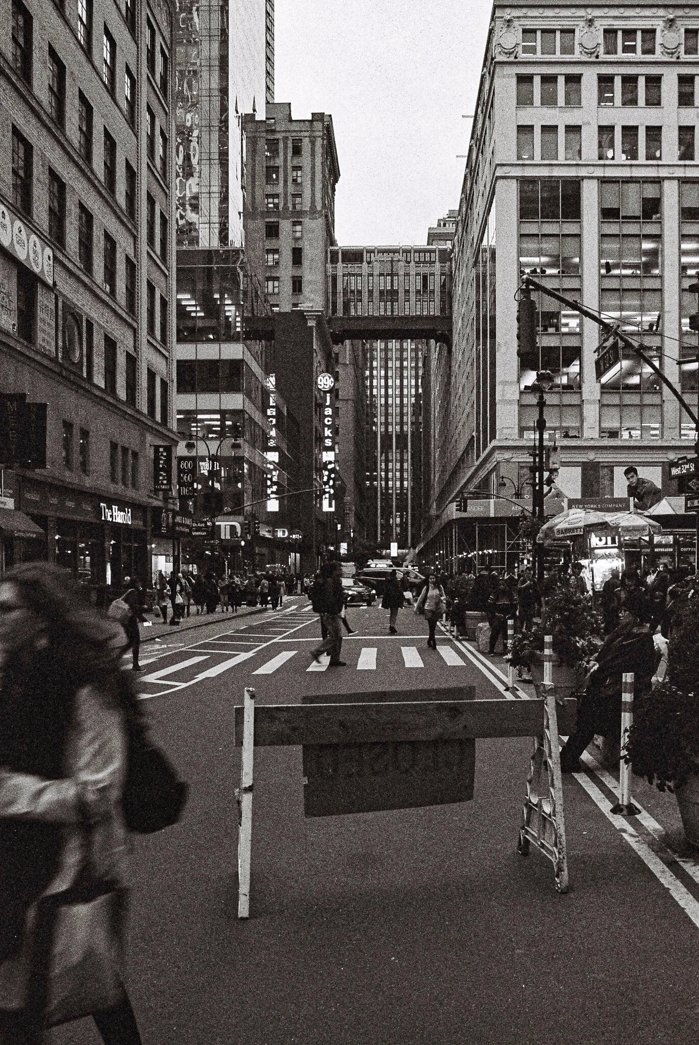 A753869-R1-26-27.jpg