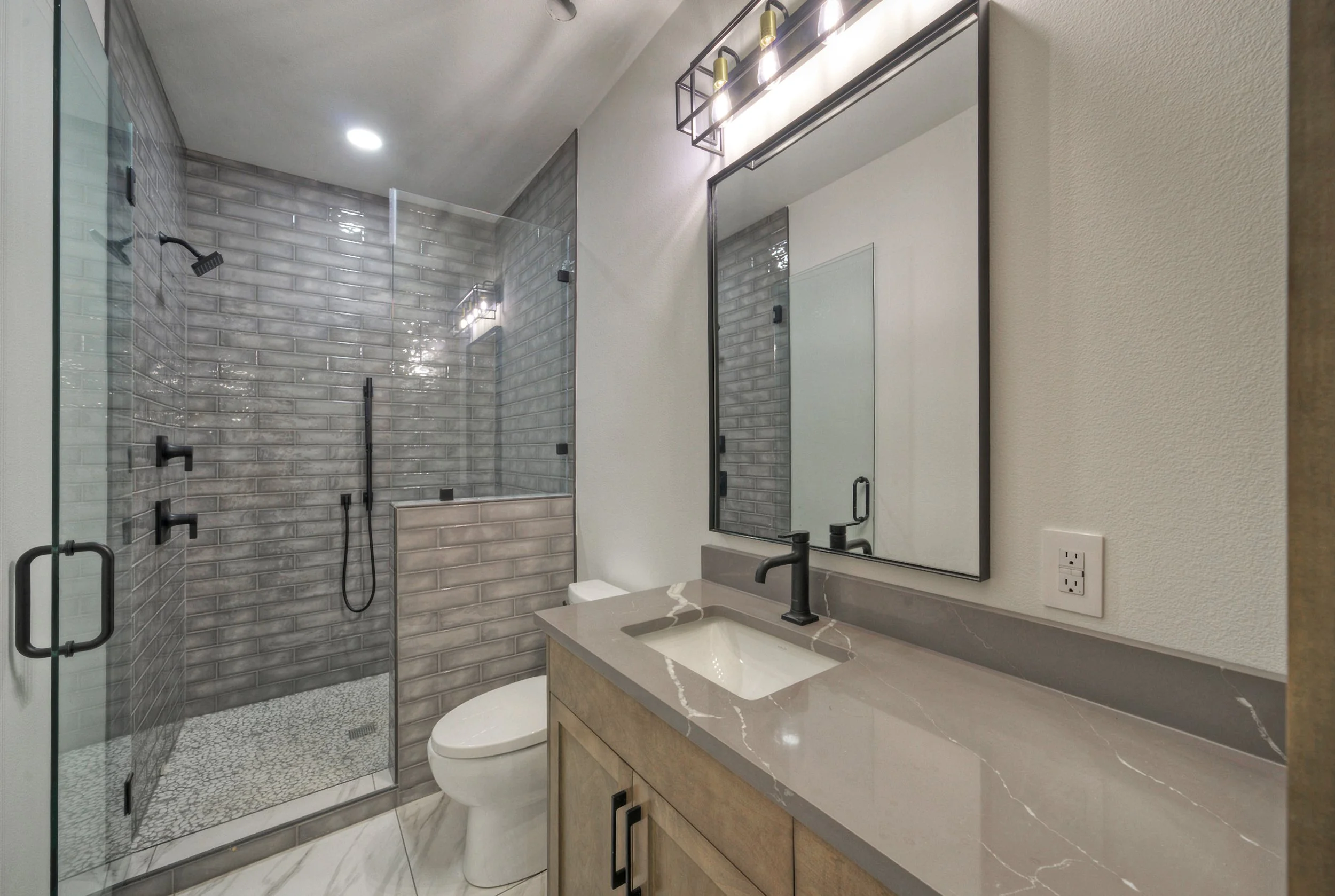1st Floor Bathroom.jpg