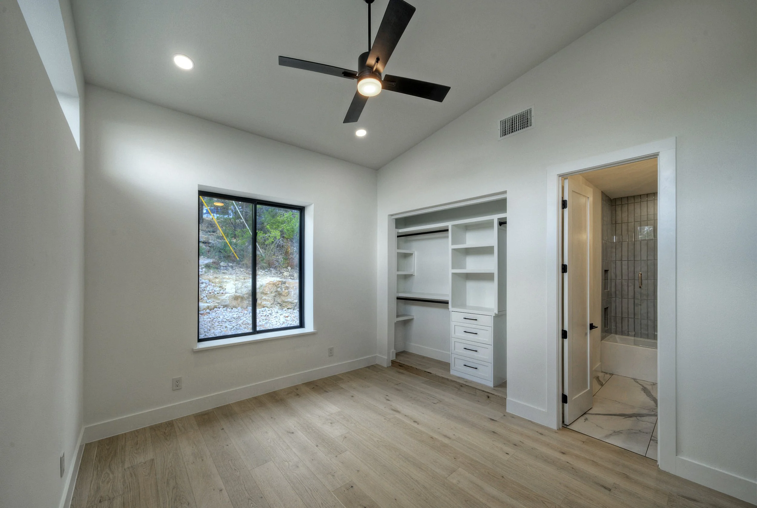 Front Bedroom.jpg