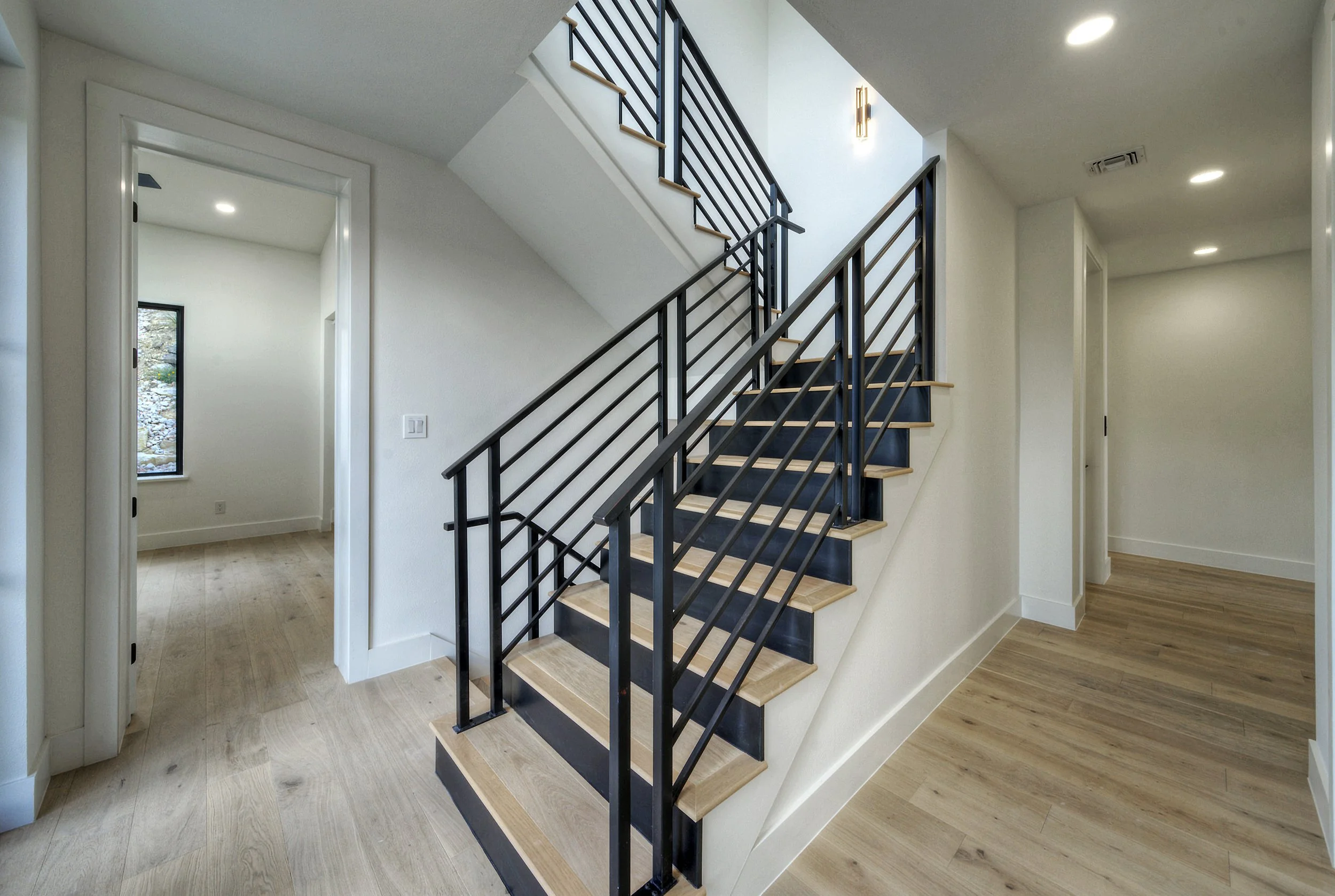 Entryway 2.jpg