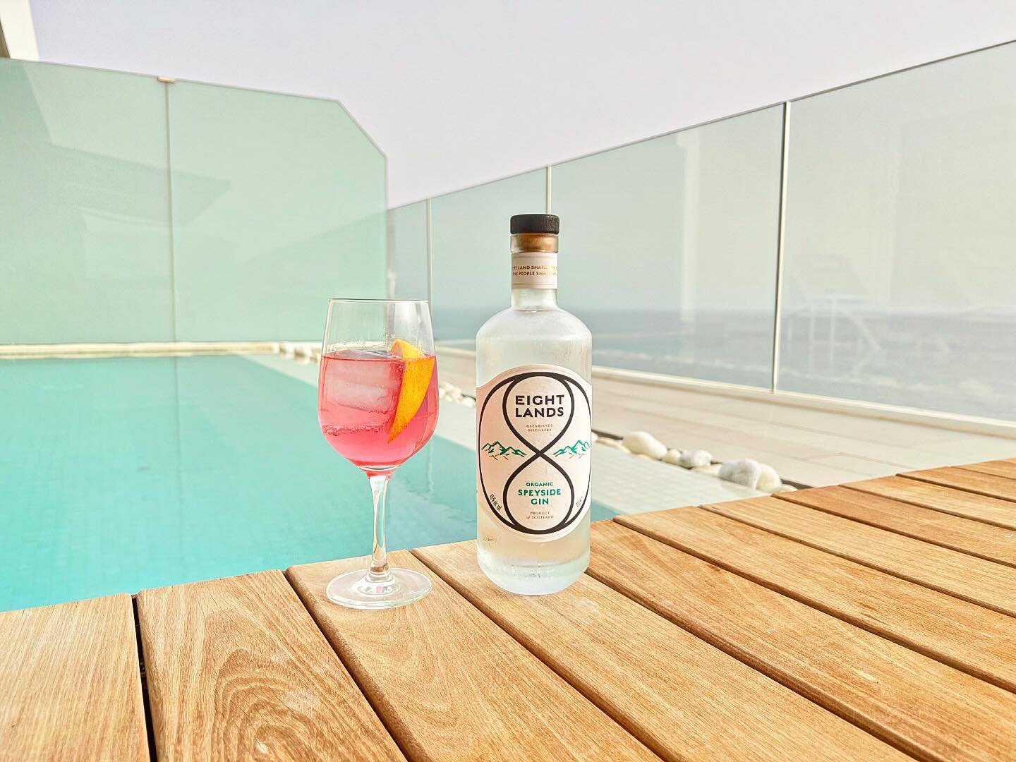 Often distilled in the cold. Often enjoyed in the sun. ☀️Wherever and however, make sure you upgrade your drinking experience with our award-winning, organic spirits. 
-
#vodka #gin #organic #speyside #scotland #holiday #summer #sunshine #poolside #c