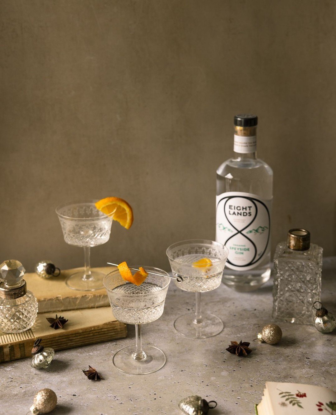 Nothing beats a wildly festive ritual &ndash; like a holiday G&amp;T lifted with a squeeze of orange. A simple twist, a perfect party drink.⁠
⁠
📸 @catherine_frawley